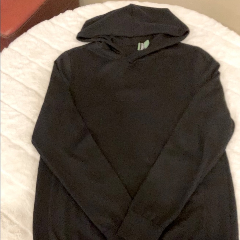 Express men’s black sweater.  It does not have size.  Looks like men’s M